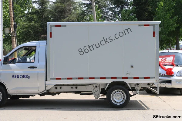 Wuling Rongguang New Card 1.5L 107 ch 4X2(6 roues) essence fourgon cabine simple 3 m mini camion Carrosserie (2) | 86Trucks