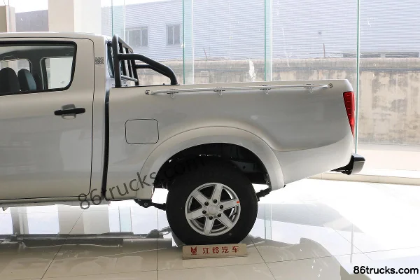 JMC Baodian 2023 Shuxiang Edition 2.5T Diesel 140 hp Manual 2WD Long Wheelbase Flat Bottom Box Double Row Pickup Official Photos (1) | 86Tru