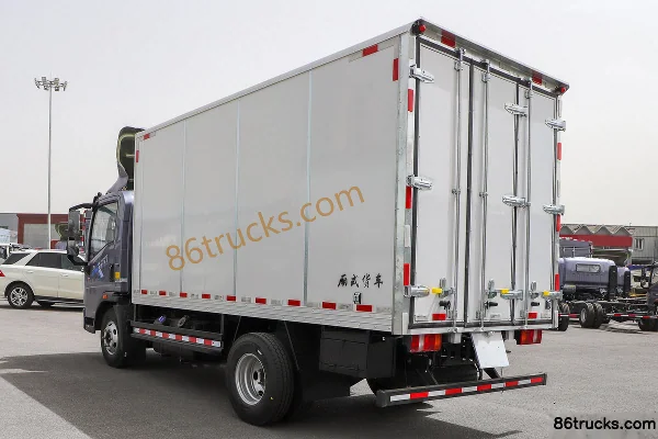 Sinotruk HOWO Tongshuai 160hp 4X2(6 wheels) 4.15m single row van body light truck (Fast Gear 8-speed) (2) | 86Trucks