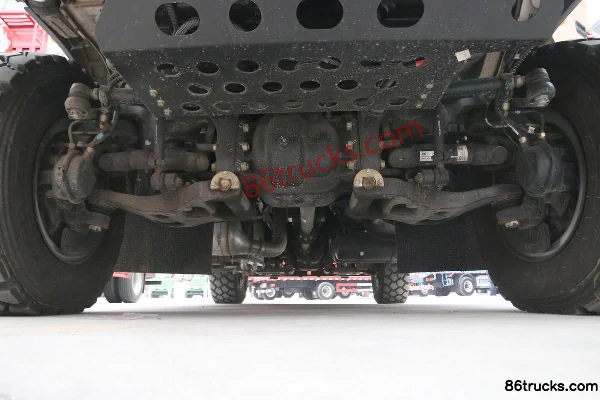 FAW Jiefang M41 Chassis 320hp 4X4(6 wheels) Xueying Off-road RV (1) | 86Trucks