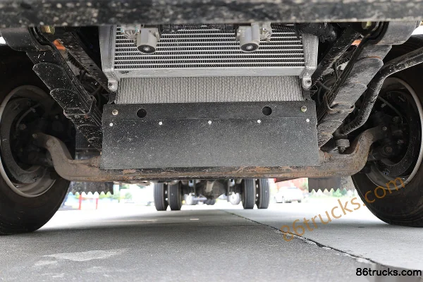Isuzu 700P series medium truck 190 hp 4X2(6 wheels) 6.008m single-row flatbed cargo truck Chassis (1) | 86Trucks