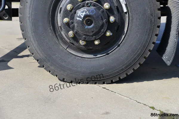 Dayun Fengshang Standard Load Edition 270 hp 8X2(10 wheels) 7.6 m dump truck (China VI) Chassis (3) | 86Trucks