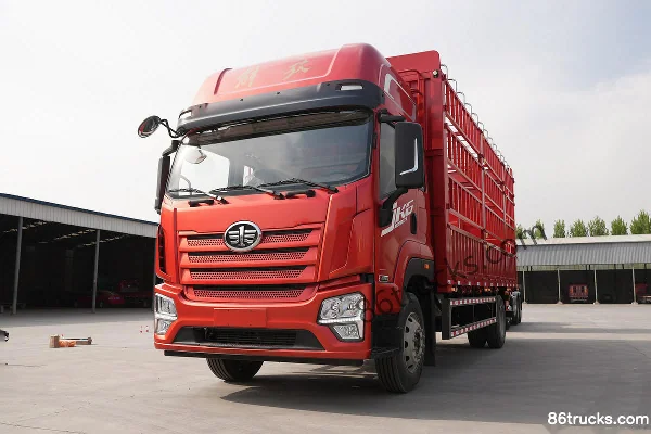 FAW Jiefang Qingdao JK6 Medium Truck 220 hp 4X2(6 wheels) 6.8m Cargo Truck with Drop Sides (China VI) (Axle Ratio 4.875) Exterior (3) | 86Tr