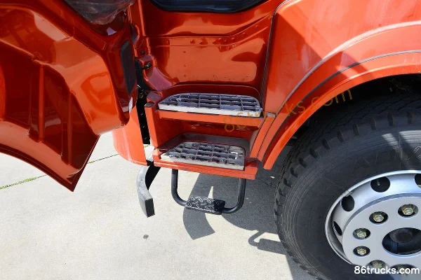 Dayun F7 Heavy Truck 300hp 8X4(12 wheels) 6.8m Dump Truck (China VI) Cab (3) | 86Trucks