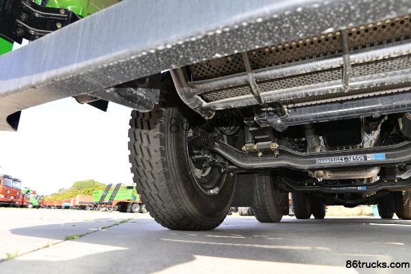 Dayun F7 Heavy Truck Standard Load 270 hp 8X2(10 wheels) 6.8m Dump Truck (China VI) Chassis (2) | 86Trucks