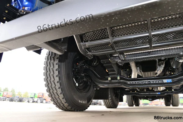 Dayun F7 heavy truck 270 hp 8X2(10 wheels) 6.5m dump truck (China VI) Chassis (2) | 86Trucks
