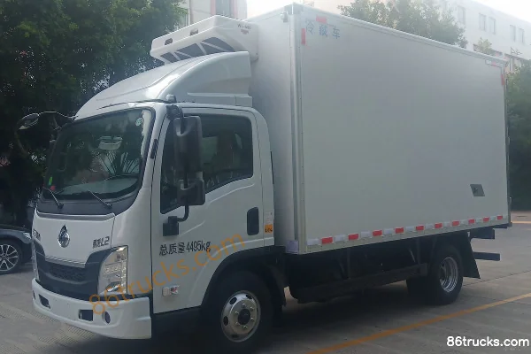 Dongfeng Liuqi Chenglong L2 160hp 4X2(6 wheels) 4.08m Refrigerated Truck (China VI) (8-Speed Gearbox) Exterior (2) | 86Trucks