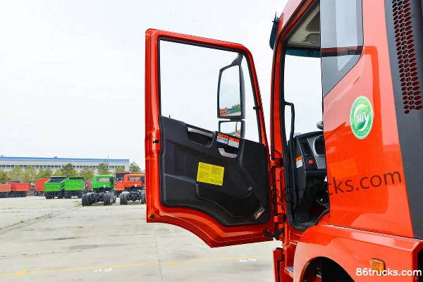 Dayun Fengchi Composite 270hp 6X2(8 wheels) 6.8m Dump Truck (China VI) Cab (1) | 86Trucks