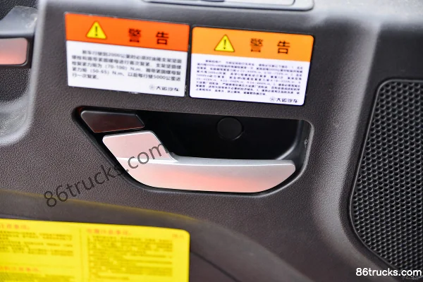 Dayun Fengchi Standard Load Type 245hp 4X2(6 wheels) 6.3m dump truck (10-speed)(China VI) Cab (3) | 86Trucks