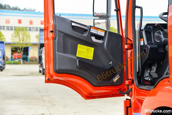 Dayun Fengchi Standard Load Type 245hp 4X2(6 wheels) 6.3m dump truck (10-speed)(China VI) Cab (2) | 86Trucks