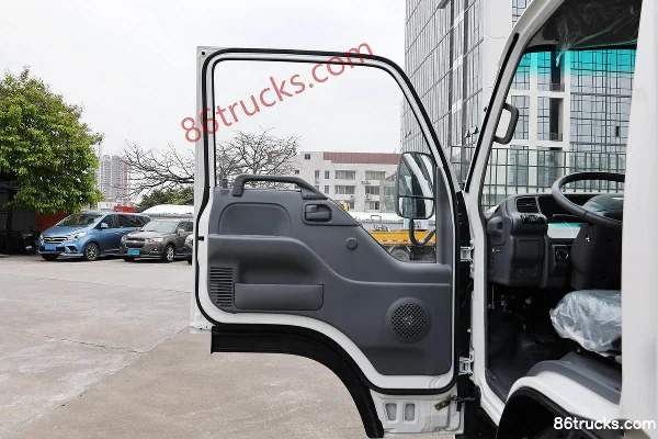 Qingling Isuzu 100P 132hp 4X2(6 wheels) 4.25m Single Row Van Light Truck (China VI) Cab (1) | 86Trucks