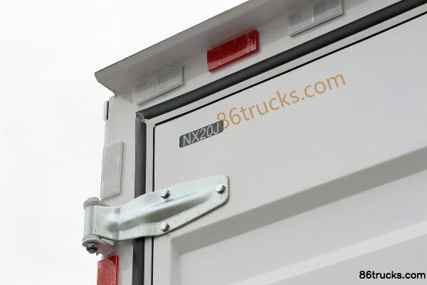 Qingling Isuzu 100P 132hp 4X2(6 wheels) 4.25m Single Row Van Light Truck (China VI) Body (2) | 86Trucks