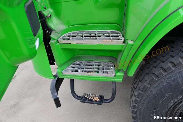 Dayun F7 heavy truck 330hp 8X4(12 wheels) 6.2m dump truck (China VI) Cab (3) | 86Trucks