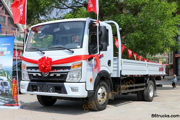Dongfeng Duolika D6-M Leading Super Power 136hp 4X2(6 wheels) 4.2m Single Row Flatbed Light Truck (China VI) Exterior (3) | 86Trucks