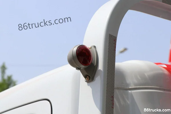 Dongfeng Duolika D6-M Leading Super Power 136hp 4X2(6 wheels) 4.2m Single Row Flatbed Light Truck (China VI) Body (2) | 86Trucks