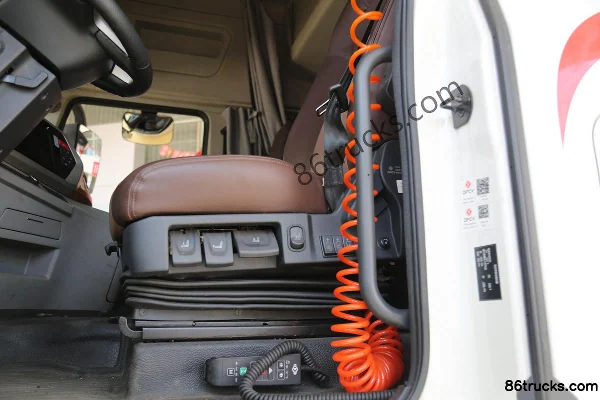 Dongfeng Commercial Vehicle Tianlong Flagship KX 560ch 6X4(10 roues) tracteur routier intelligent (China VI) Cabine (2) | 86Trucks