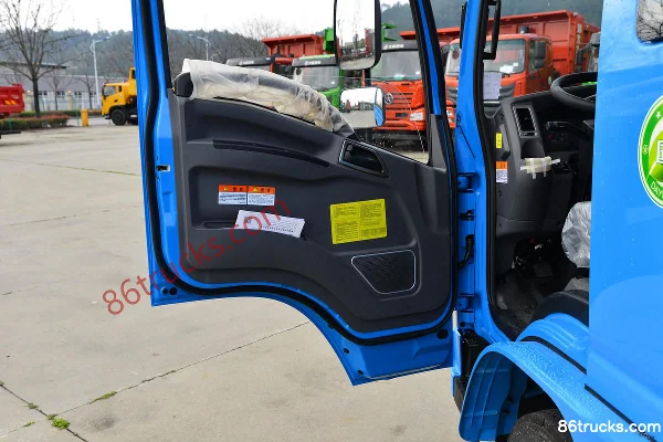 Dayun Ruisheng Light Load 143hp 4X2(6 wheels) 2.75m Dump Truck (China VI) Cab (2) | 86Trucks