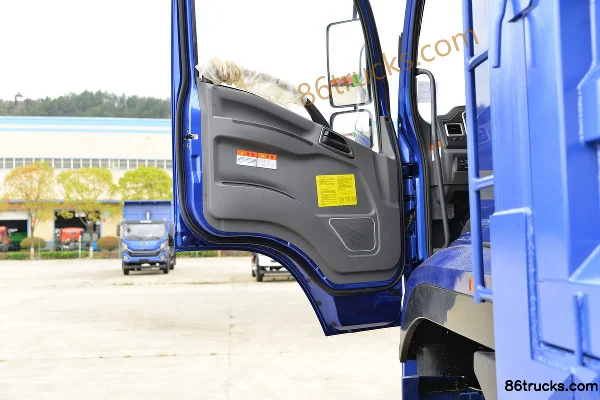 Dayun Zhisheng Heavy-duty 245hp 4X4(6 wheels) 4.6m dump truck (China VI) Cab (2) | 86Trucks