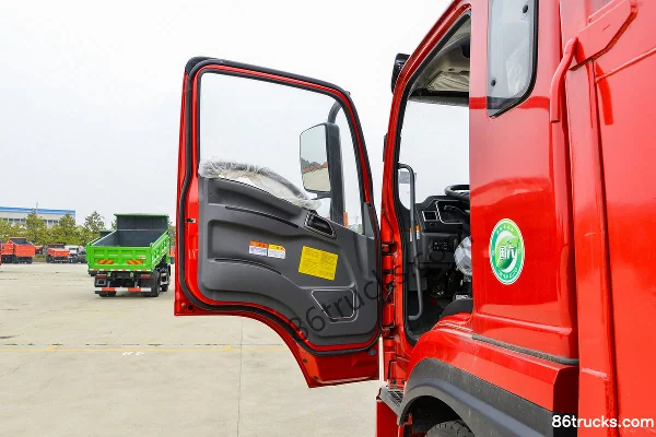 Dayun Zhisheng 184hp 4X2(6 wheels) 4.45m Dump Truck (China VI) Cab (1) | 86Trucks