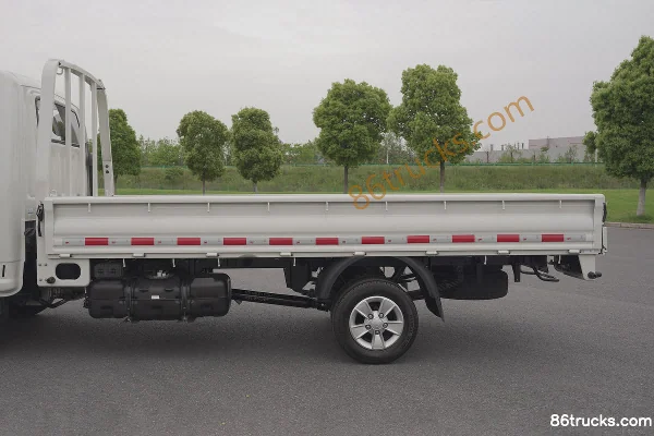 JAC Kaida X6 1.5L 150 hp 4X2(6 wheels) 3.95m Single-row Flatbed Mini Truck Body (1) | 86Trucks