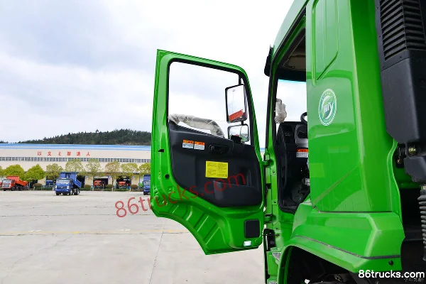 Dayun F7 heavy truck heavy-duty 270 hp 6X2(8 wheels) 5.5m dump truck (China VI) Cab (1) | 86Trucks