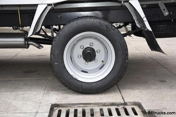 Jinbei T2S 2023 Standard 1,5 L 102 ch 4X2(6 roues) essence 3,05 m camion plateau à ridelles simple cabine (China VI) Châssis (2) | 86Trucks