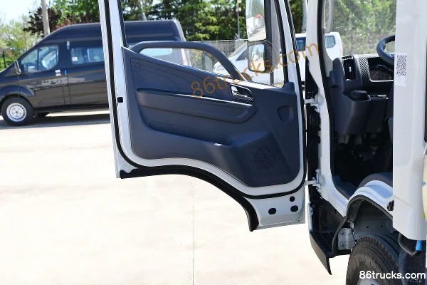 JMC Kaiyun+ Blue Whale Wide Body Luxury Edition 152 hp 4X2(6 wheels) 4.2m Single Row Flatbed Light Truck (Axle Ratio 5.286) (China VI) Cab (