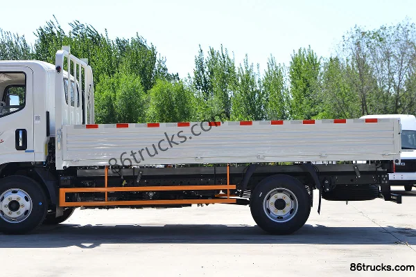 JMC Kaiyun+ Blue Whale Wide Body Luxury Edition 152 hp 4X2(6 wheels) 4.2m Single Row Flatbed Light Truck (Axle Ratio 5.286) (China VI) (1)
