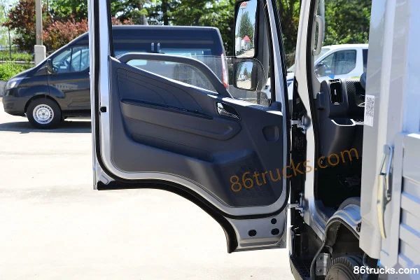 JMC Kaiyun+ Wide Body 146hp 4X2(6 wheels) 4.2m Single-row Flatbed Light Truck (China VI) (6-speed) Cab (2) | 86Trucks