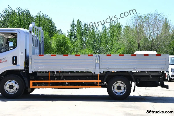 JMC Kaiyun+ Wide Body 146hp 4X2(6 wheels) 4.2m Single-row Flatbed Light Truck (China VI) (6-speed) (2) | 86Trucks
