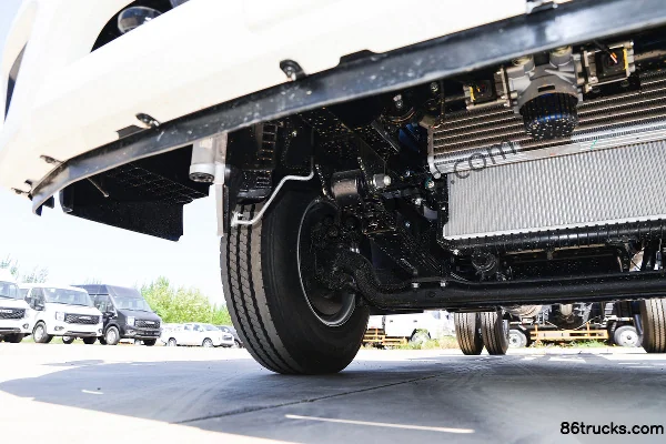 JMC Kaiyun+ Mid Body 146 hp 4X2(6 wheels) 4.2m Single Row Stake Truck (China VI) (Air Brake) Chassis (2) | 86Trucks