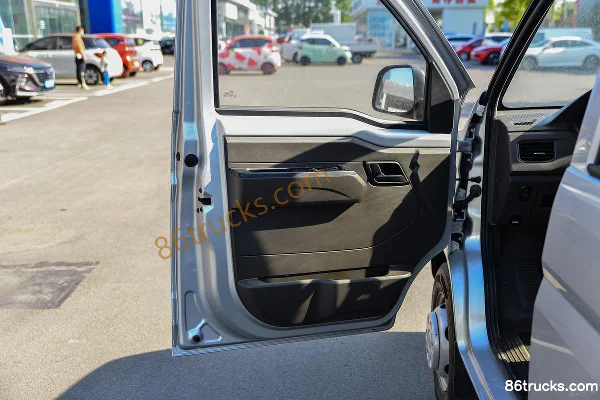 Wuling Rongguang New Card Comfort Type 1.8L 125hp 4X2(6 wheels) Gasoline 2.6m double-row flatbed micro truck (China VI) (dual rear tires) Ca