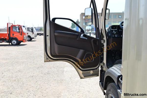 FAW Jiefang FAW Jiefang Lingtu 180hp 4X2(6 wheels) 5.16m single-row van cargo truck Cab (2) | 86Trucks