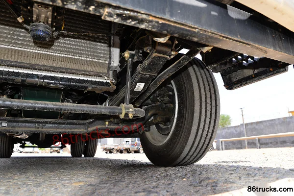 FAW Jiefang FAW Jiefang Lingtu 180hp 4X2(6 wheels) 5.16m single-row van cargo truck Chassis (3) | 86Trucks