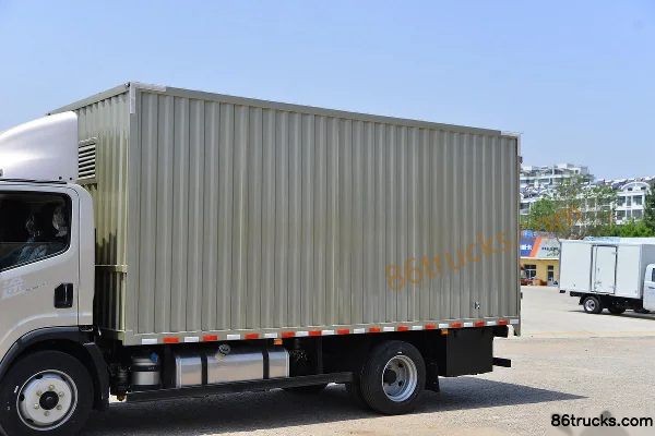 FAW Jiefang FAW Jiefang Lingtu 180hp 4X2(6 wheels) 5.16m single-row van cargo truck Body (1) | 86Trucks