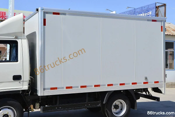 Foton Forland Xiaoka Star 2 70 ch 4X2(6 roues) 3,3 m camion fourgon simple cabine (ex Sairui 2600) Carrosserie (1) | 86Trucks