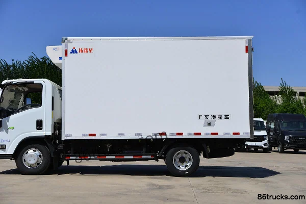 Jiangxi Isuzu Yifang EC7 116 hp 4X2(6 wheels) 4.1m Refrigerated Truck (Tuoluxing Brand) Body (2) | 86Trucks