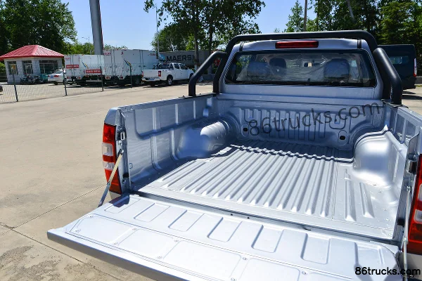 Jiangxi Isuzu Ruimai 2.5T Diesel 143 hp Manual 2WD Standard Wheelbase Double Row Pickup Official Photos (1) | 86Trucks
