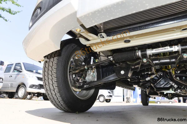 Foton Xiangling V1 1.3L 91 ch 4X2(6 roues) essence 2,53 m double cabine plateau micro camion Châssis (2) | 86Trucks