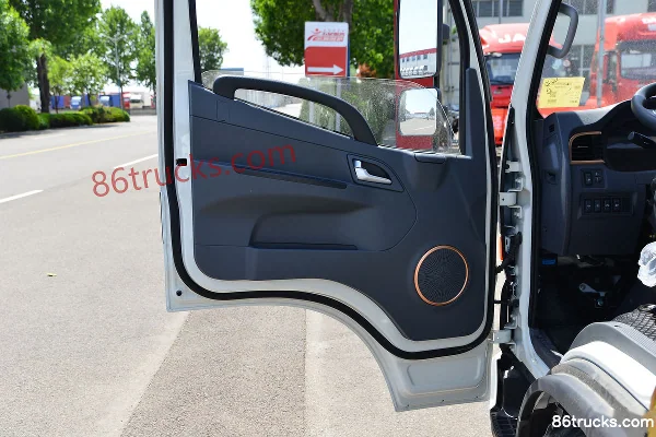 JAC Jubao Pen 4.5T 4.18m Single-row Plug-in Hybrid Flatbed Light Truck 15.5kWh 4X2(6 wheels) Interior (2) | 86Trucks