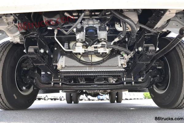 JAC Junling Treasure Pot 4.5T 4.15m single-row plug-in hybrid van light truck 15.5kWh 4X2(6 wheels) Chassis (1) | 86Trucks
