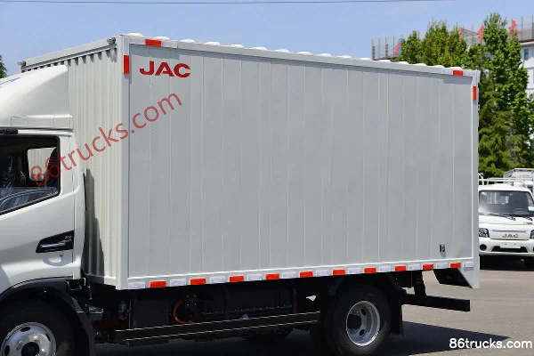 JAC Junling Treasure Pot 4.5T 4.15m single-row plug-in hybrid van light truck 15.5kWh 4X2(6 wheels) Body (2) | 86Trucks