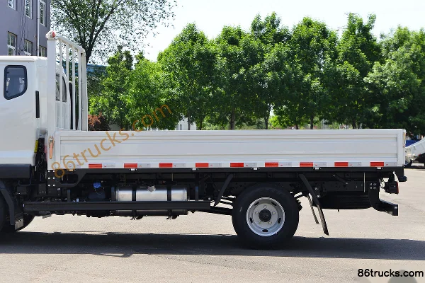 JAC Junling V5 137hp 4X2(6 wheels) 3.89m Crew Cab Flatbed Light Truck Body (2) | 86Trucks