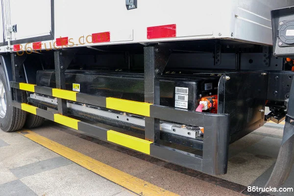 Xinchufeng H5 4.5T 4.12m Single Row Pure Electric Box Light Truck 81.14kWh 4X2(6 wheels) Chassis (1) | 86Trucks