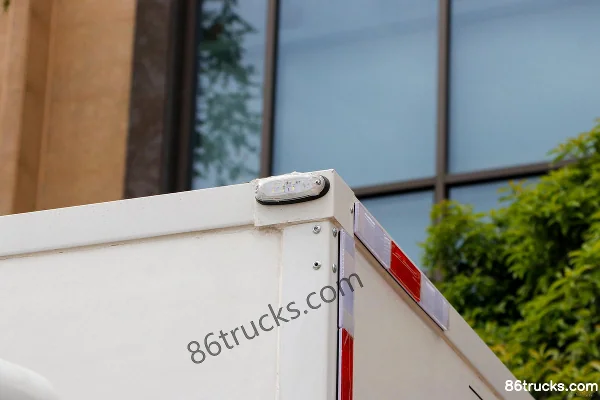 Xinchufeng H5 4.5T 4.12m Single Row Pure Electric Box Light Truck 81.14kWh 4X2(6 wheels) Body (1) | 86Trucks