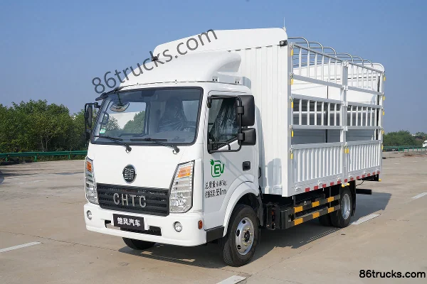 Xinchufeng H3 4.5T 4.16 m cabine simple camion léger fourgon à grille électrique pur 81.14kWh 4X2(6 roues) Extérieur (3) | 86Trucks
