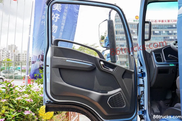 Yutong 4,5T 4,2 m cabine simple camion léger fourgon électrique pur 100,46 kWh 4X2(6 roues) Intérieur (1) | 86Trucks