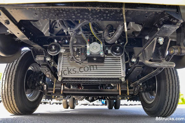 JAC Yunduoduo N1 1.6L 122 ch 4X2(6 roues) fourgon 3,33 m cabine simple Châssis (1) | 86Trucks