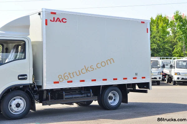 JAC Yunduoduo N1 1.6L 122 ch 4X2(6 roues) fourgon 3,33 m cabine simple Carrosserie (1) | 86Trucks