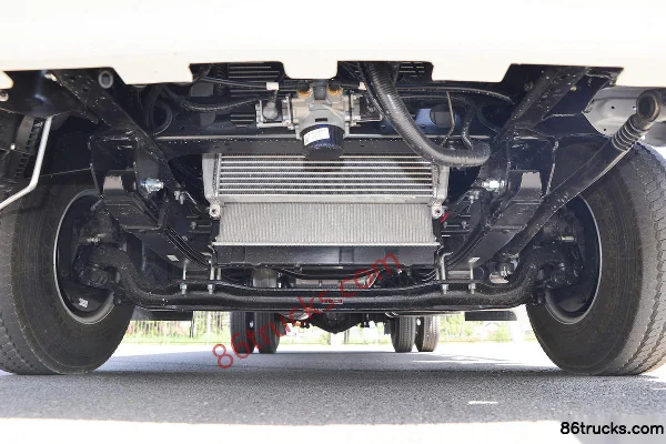 JAC Shuailing Q6 Comfort Edition 160hp 4X2(6 wheels) 4.18m single-row flatbed light truck (China VI) Chassis (1) | 86Trucks